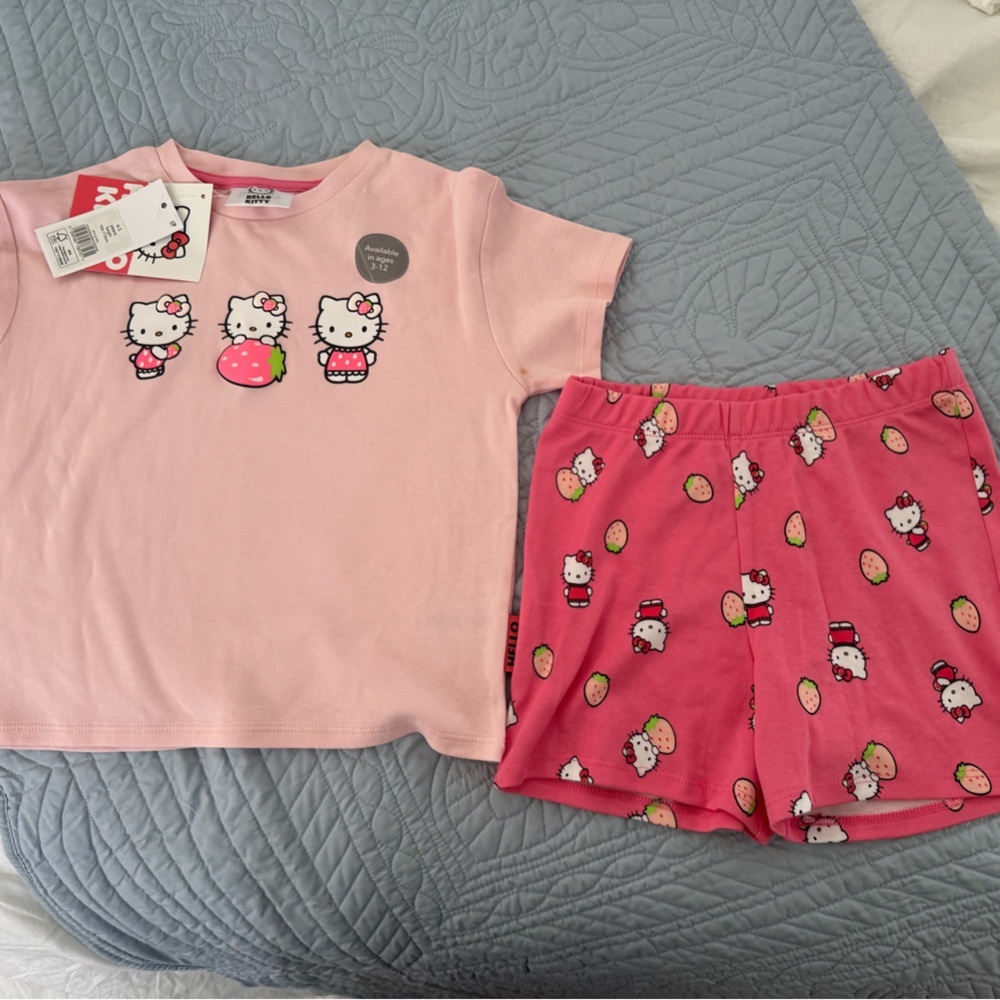NWT 4-5T Hello Kitty Pink Strawberry Kids Play Clothes Set